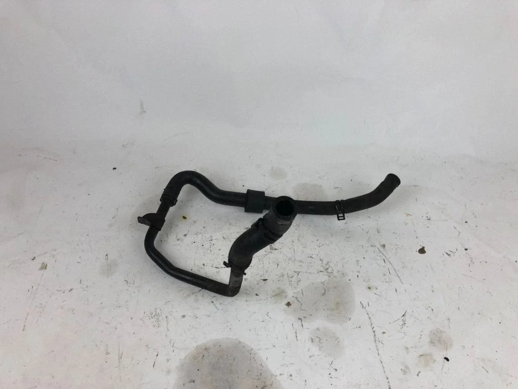 Engine coolant pipe/hose 7L6121070F
