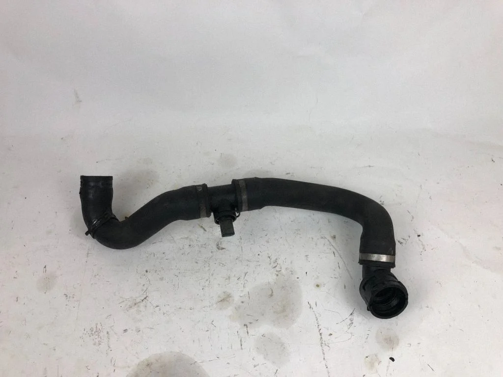 Engine coolant pipe/hose 7L8122051B