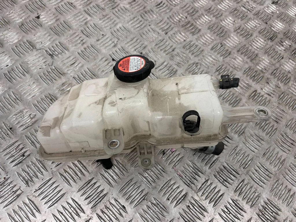 Coolant expansion tank/reservoir