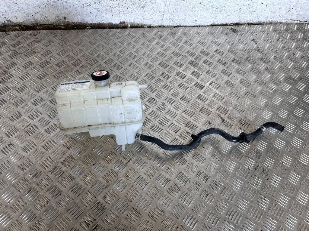 Coolant expansion tank/reservoir