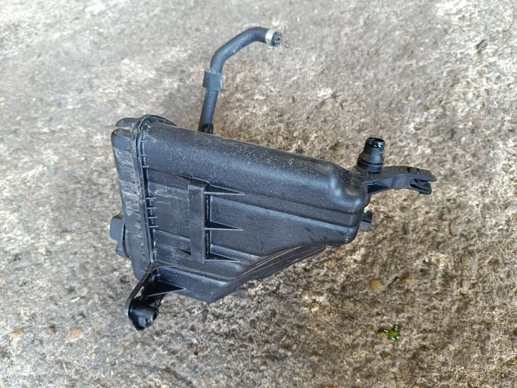 Coolant expansion tank/reservoir 7082561
