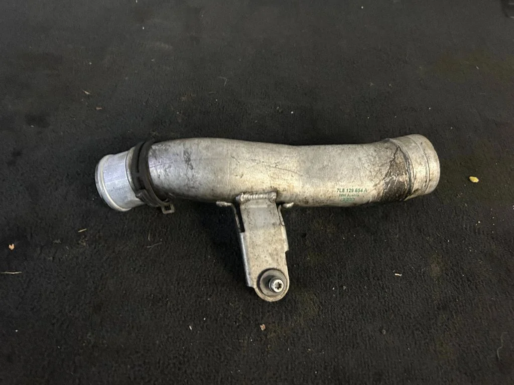 Intercooler hose/pipe 7L8129654A