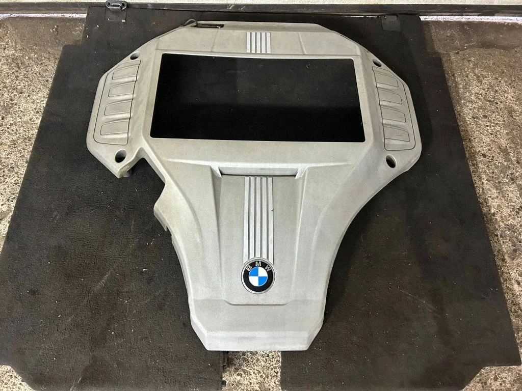Engine cover (trim) 7591648