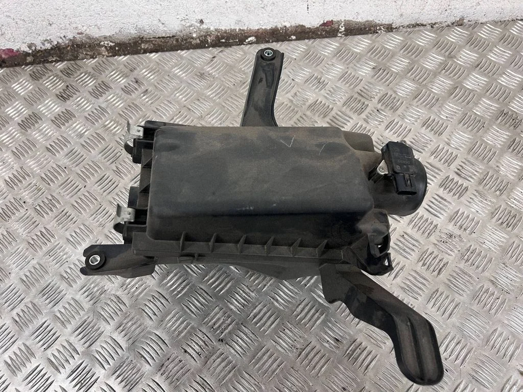 Air filter box 014140663