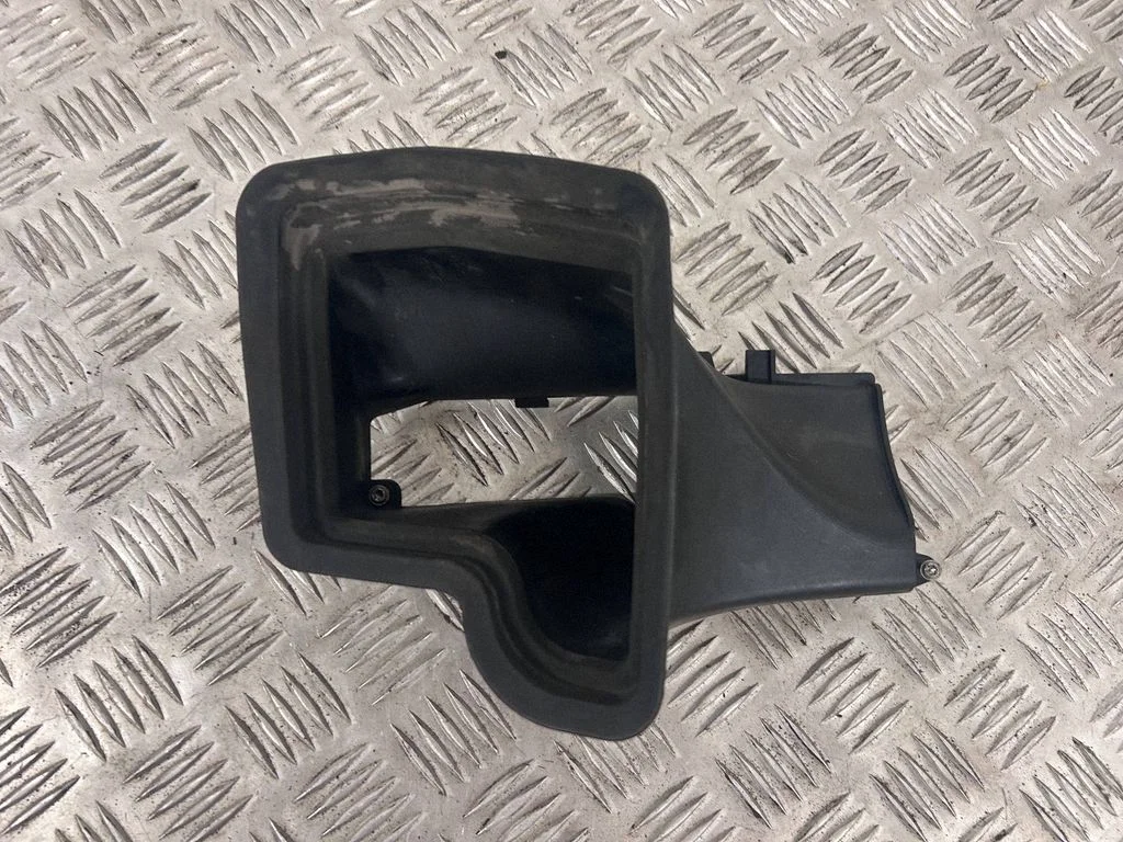 Air intake duct part 4H0129618D