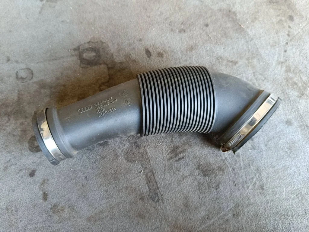 Air intake duct part – Audi Q5 SQ5 8R (2008-2017)