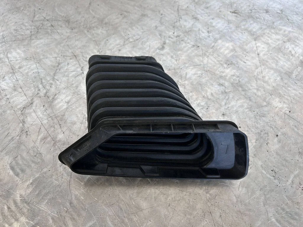 Air intake duct part 8T0129905A