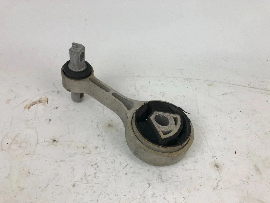 Engine mount bracket – Maserati Ghibli (2013-)