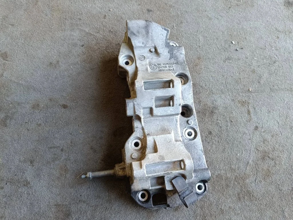 Engine mounting bracket – BMW 1 Series F20 F21 (2011-2019)