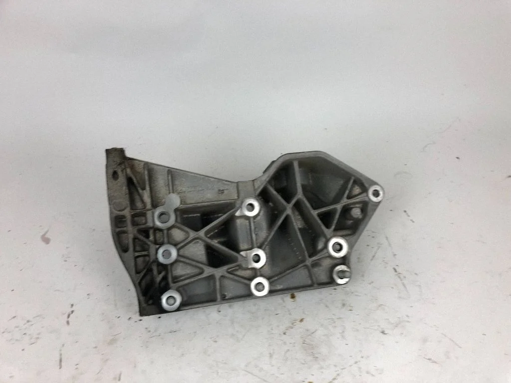 Engine mounting bracket 94610222521