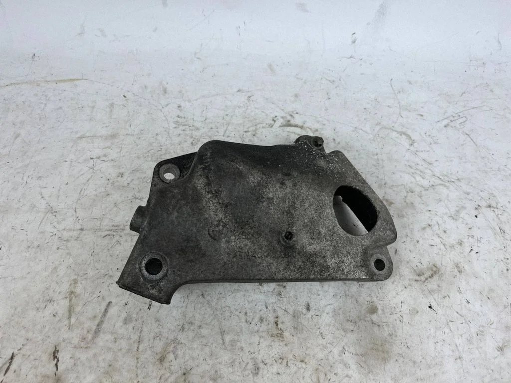 Engine mounting bracket 6781241