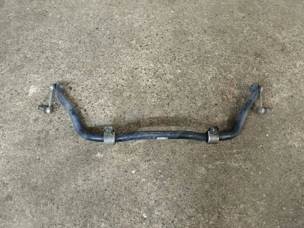 Eesmine stabilisaator (kaldevarras) – Maserati Levante (2017-)