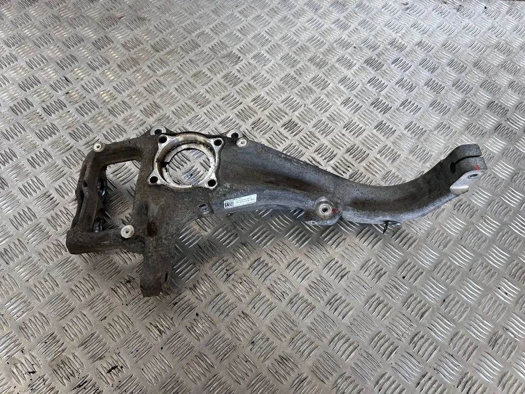 Front wheel hub – Tesla Model S (2012-)