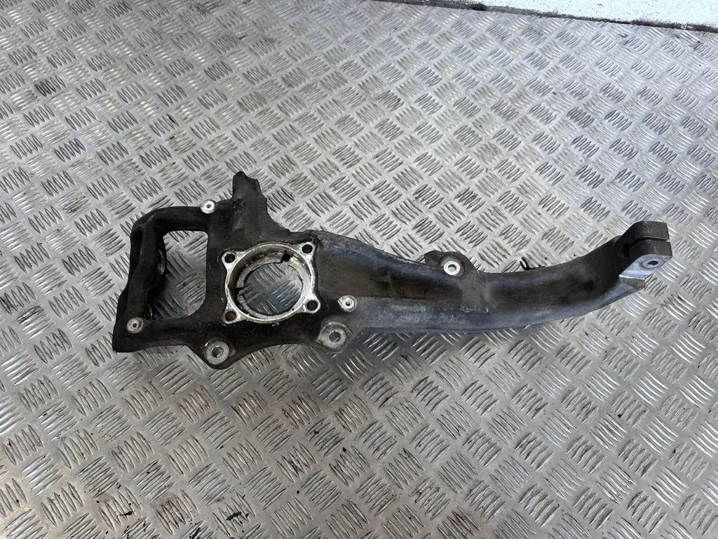 Front wheel hub – Tesla Model S (2012-)