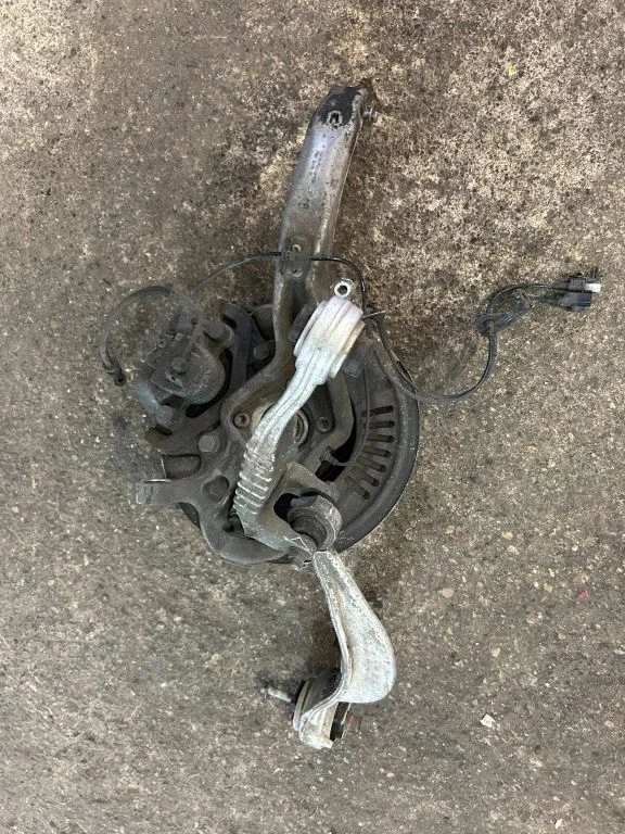 Front wheel hub J9D33K186DC