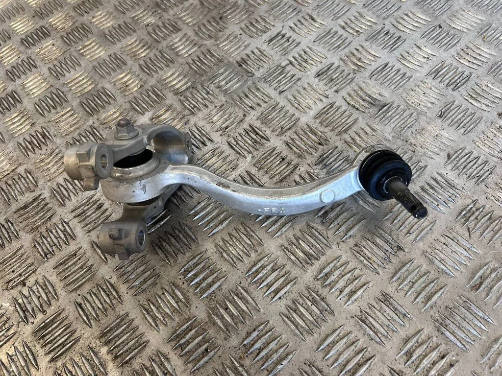 Front lower control arm/wishbone – front right