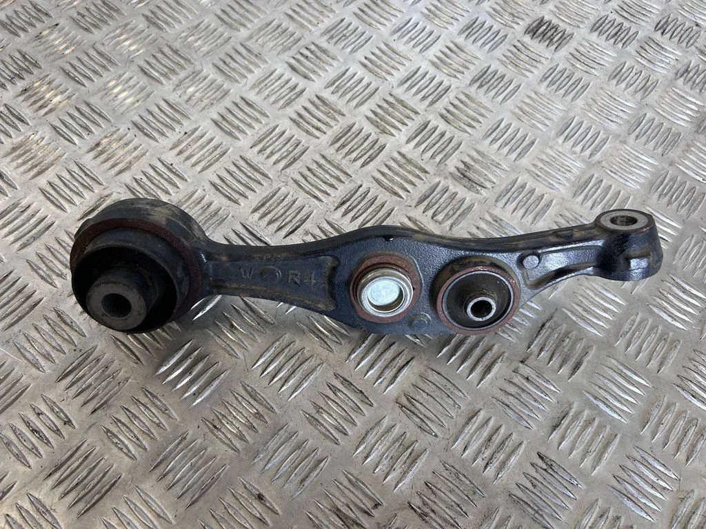 Front lower control arm/wishbone – right