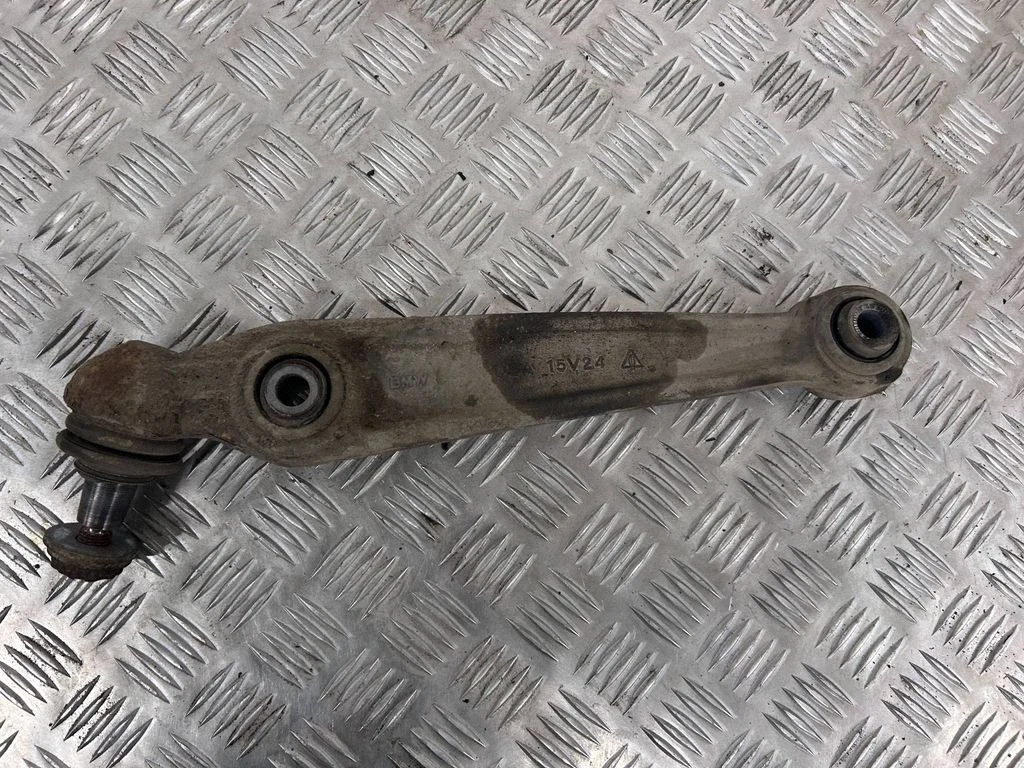 Front lower control arm/wishbone 15V24