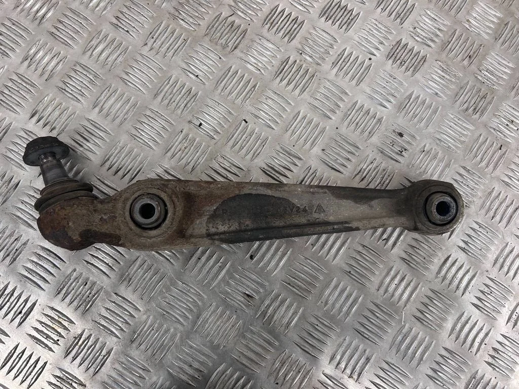 Front lower control arm/wishbone 15v24
