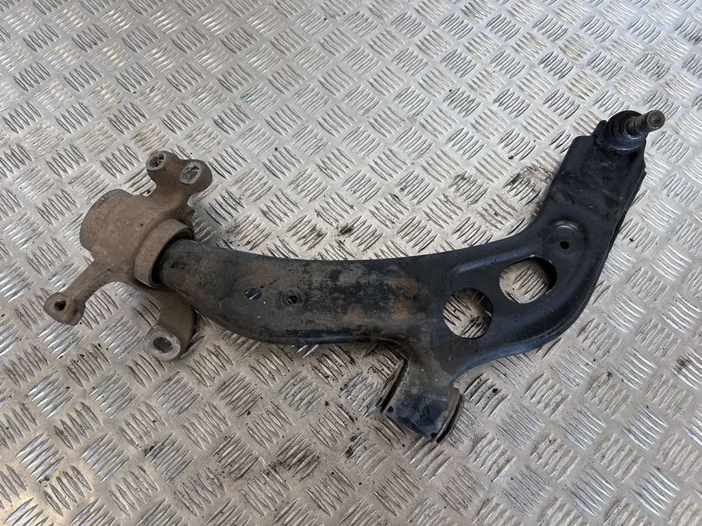 Front lower control arm/wishbone 6874341