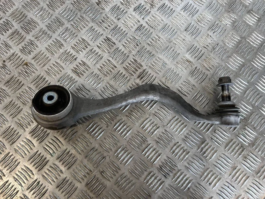 Front lower control arm/wishbone – right