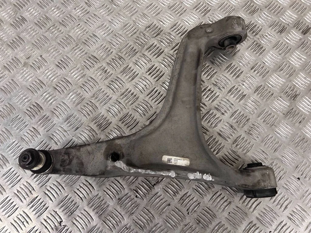 Front lower control arm/wishbone 06700069330