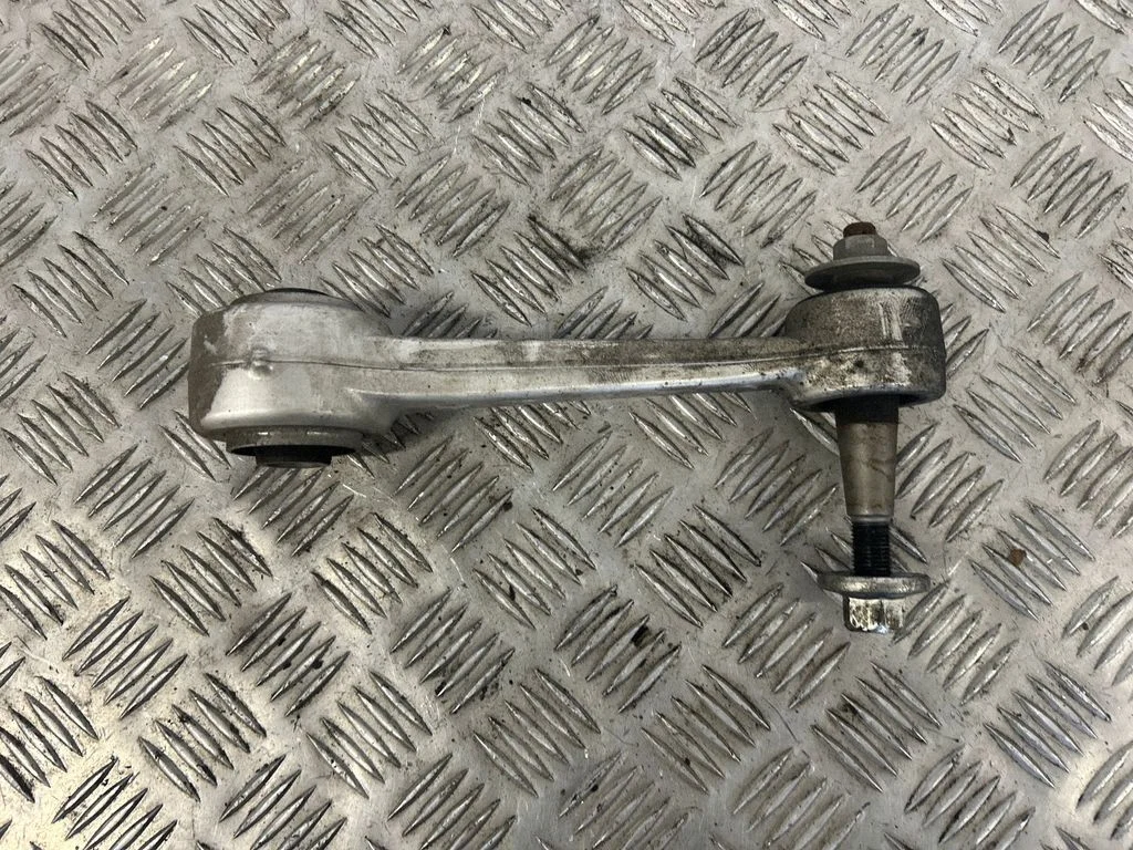 Rear control arm