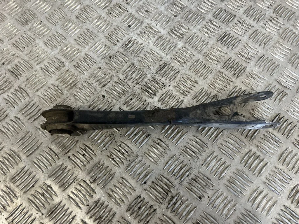 Rear control arm 6871023