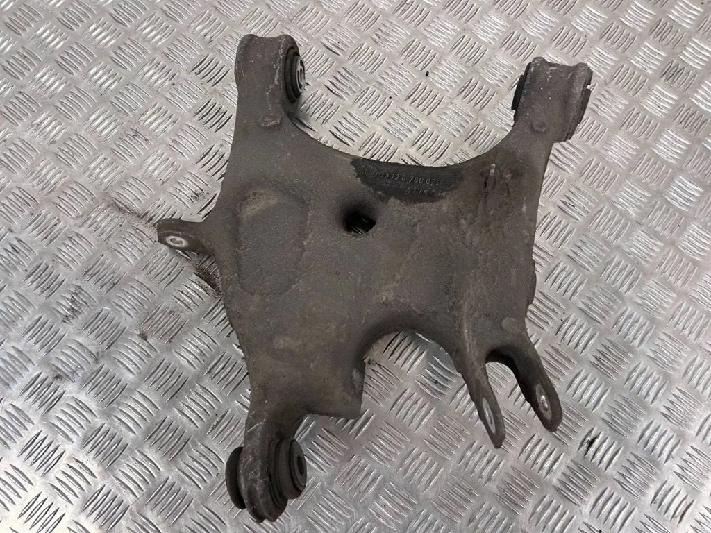 Rear upper control arm/wishbone 6780072