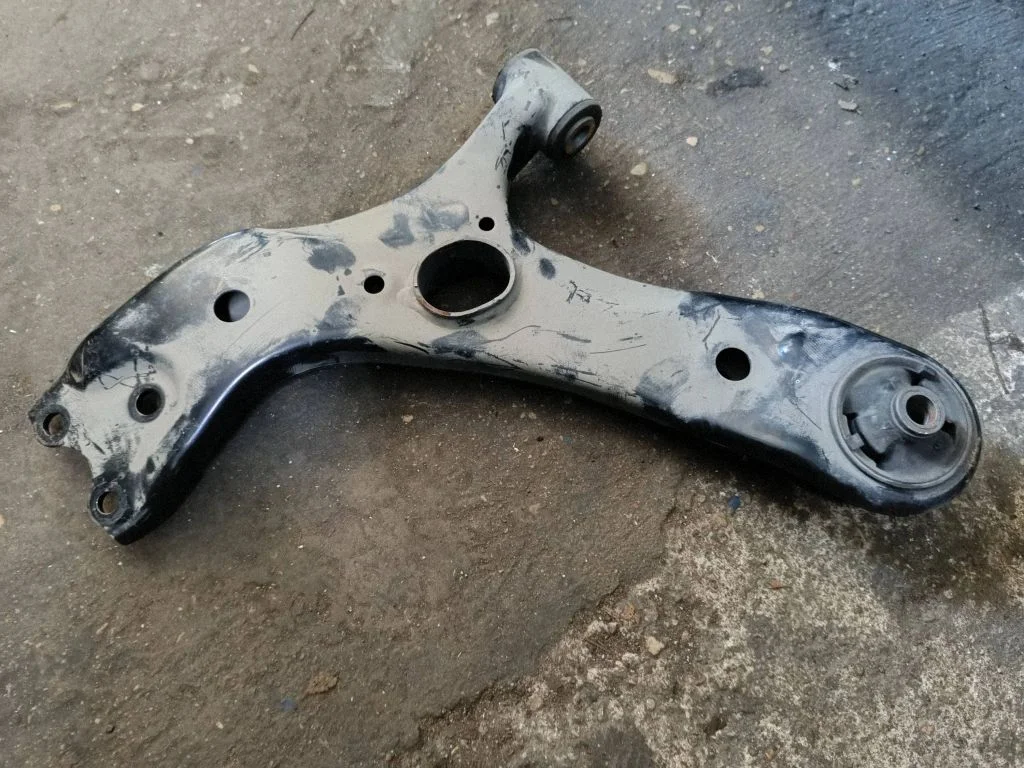 Rear upper control arm/wishbone