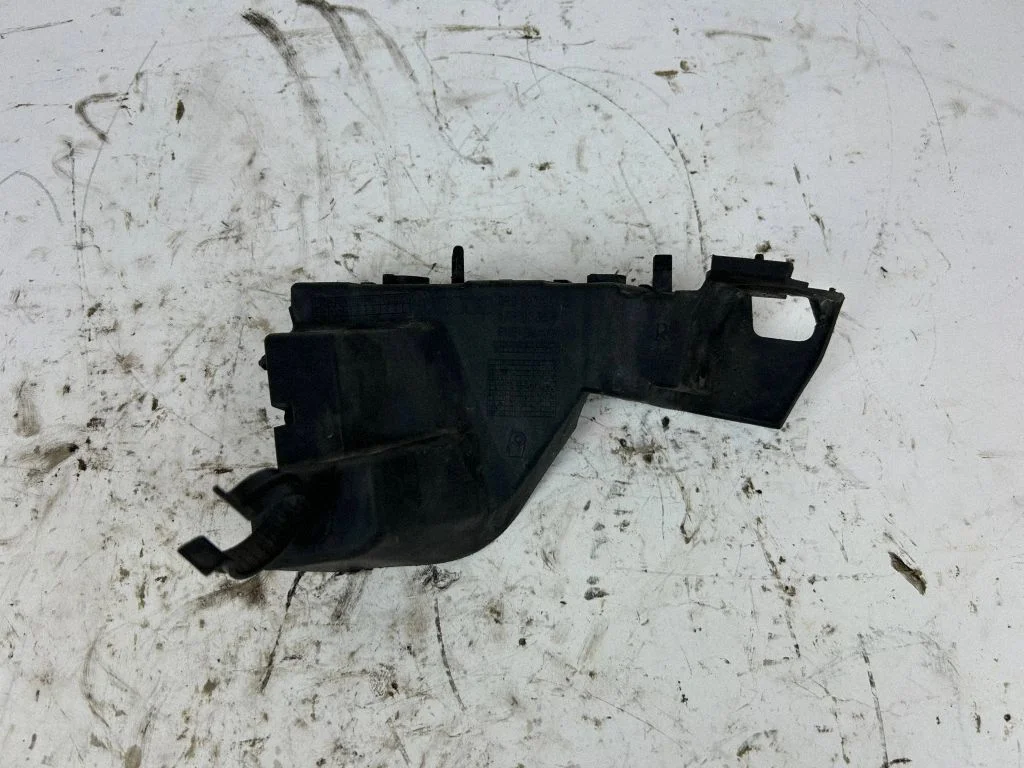 Front bumper mounting bracket – Audi Q5 SQ5 8R (2008-2017)