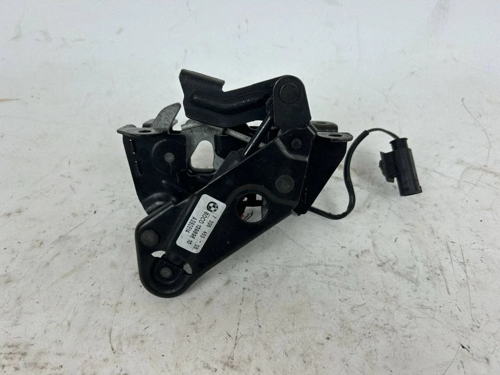 Engine bonnet/hood lock/catch 7206453
