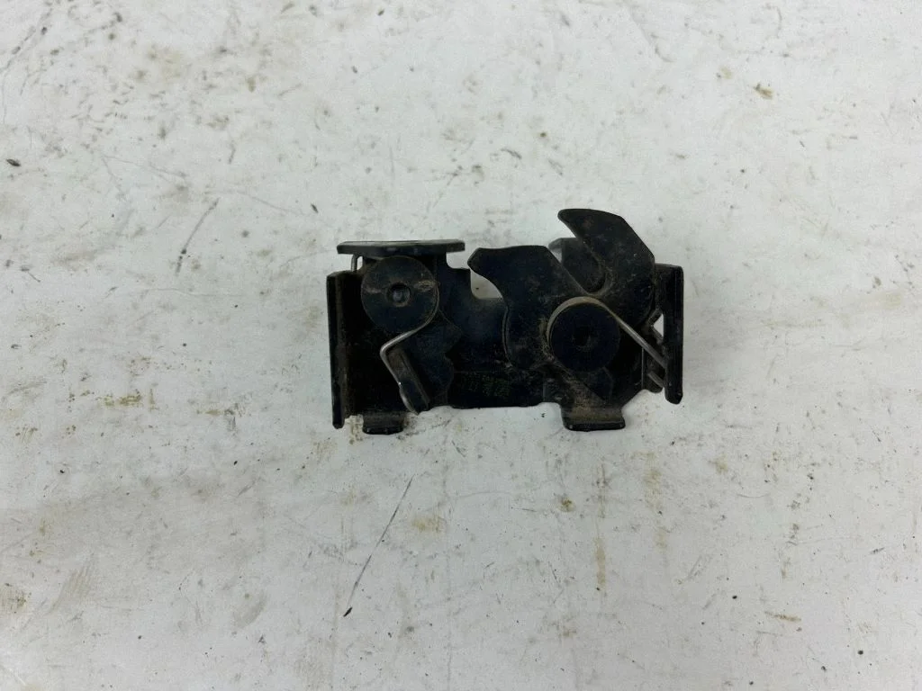Engine bonnet/hood lock/catch A2048800260