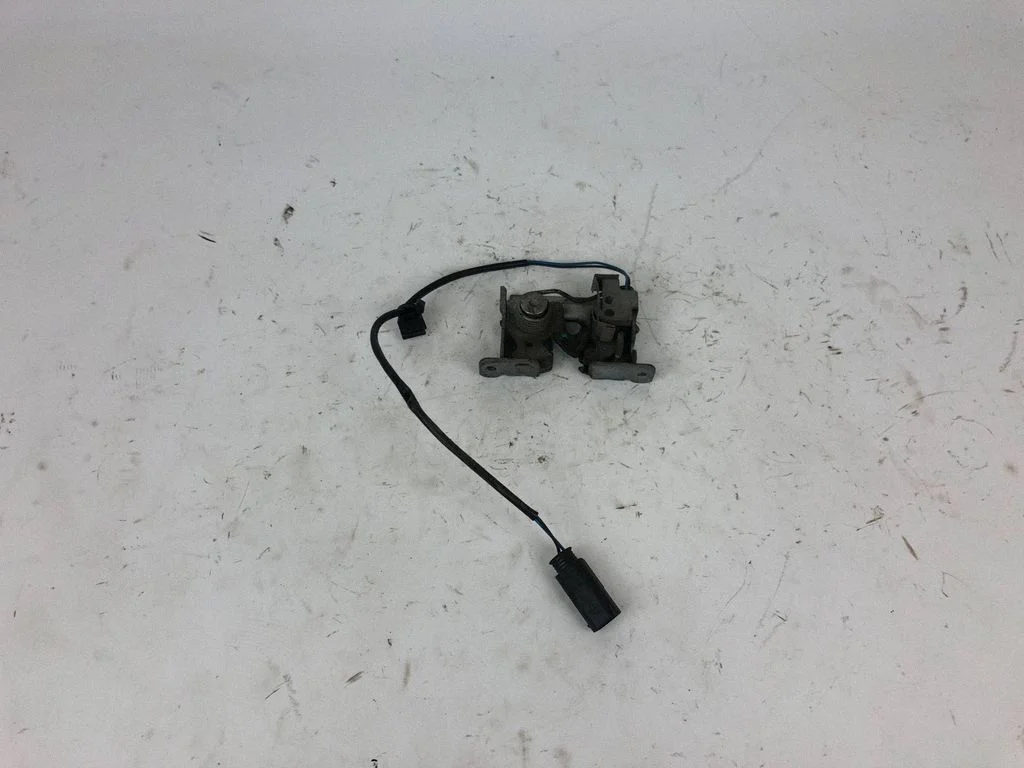 Zamek maski – BMW X5 F15 (2013-2017)