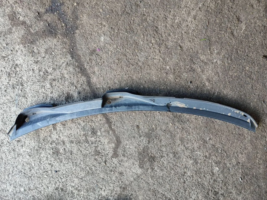 Wiper trim 95B819403B