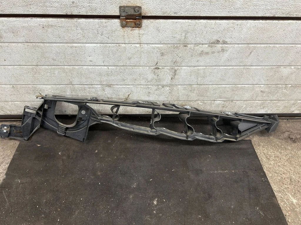 Fender mounting bracket – BMW X5 E70 (2006-2013)