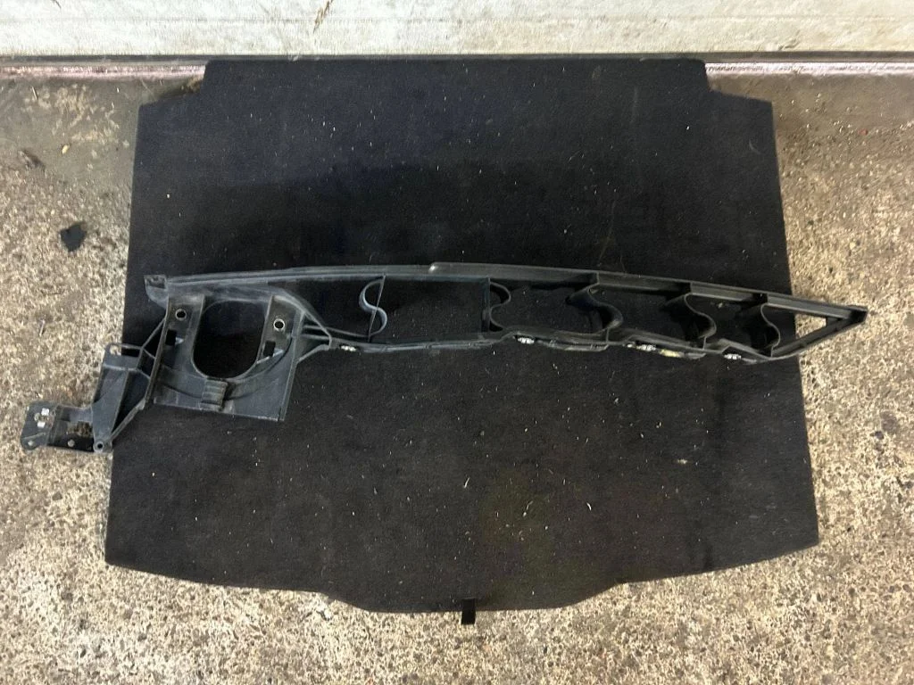 Fender mounting bracket – BMW X5 E70 (2006-2013)