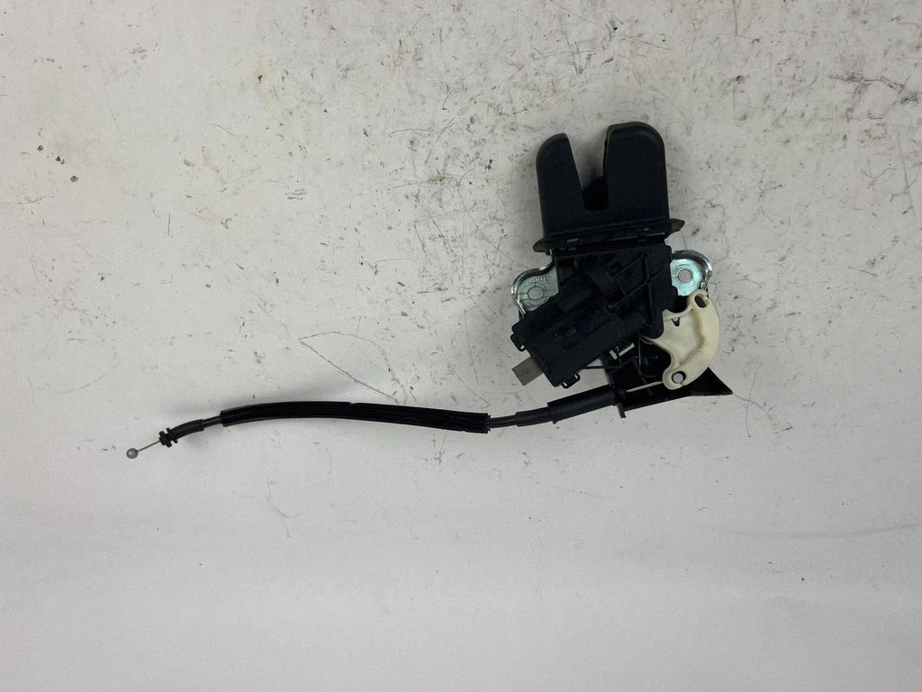 Tailgate/trunk/boot lock/catch/latch 4F5827505D