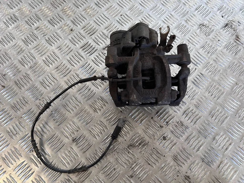 Rear brake caliper 6798958