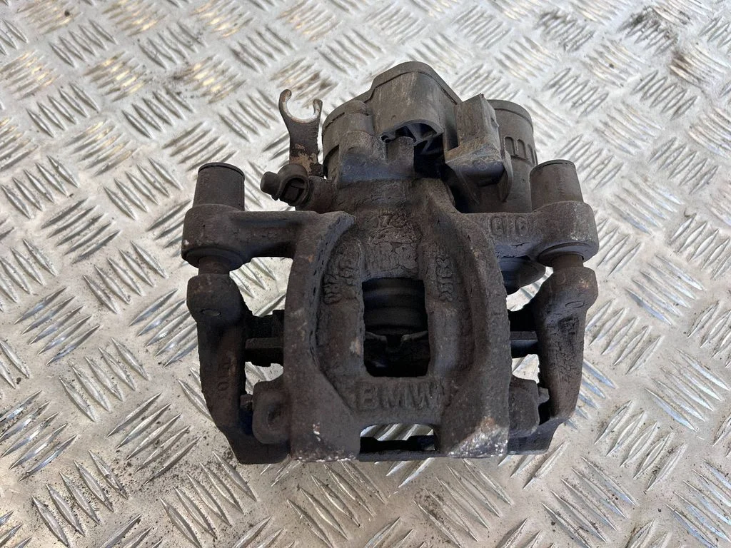 Rear brake caliper 6798957