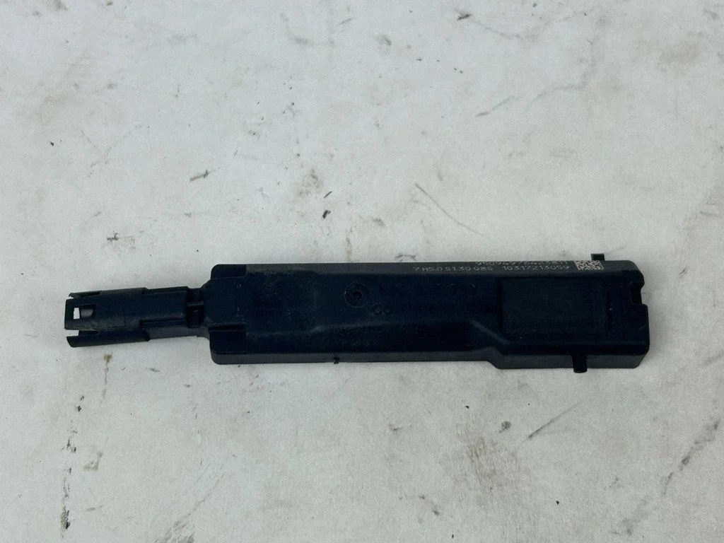 Front door exterior handle 8W0927753