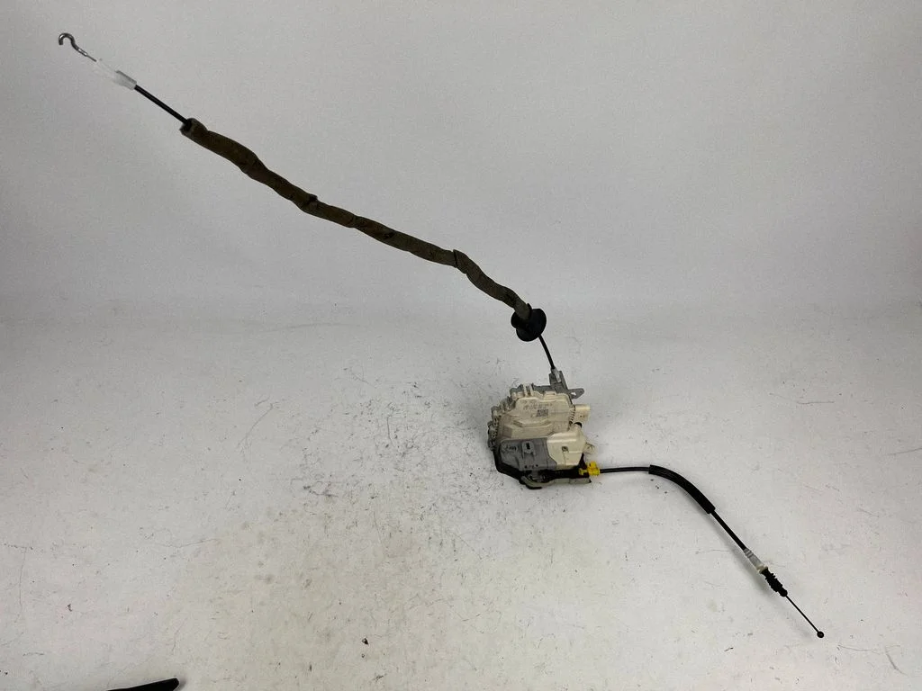 Front door lock 8J1837016D