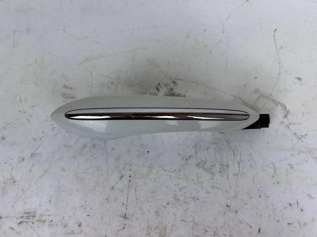 Rear door exterior handle – rear right