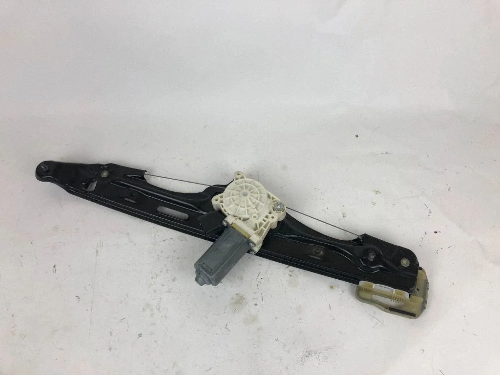 Tagaukse elektriline aknatõstuk mootoriga 7322747