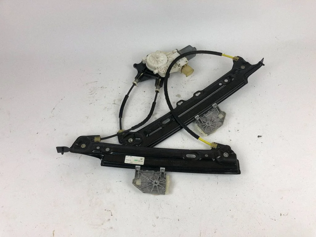 Rear door window regulator with motor 7291422