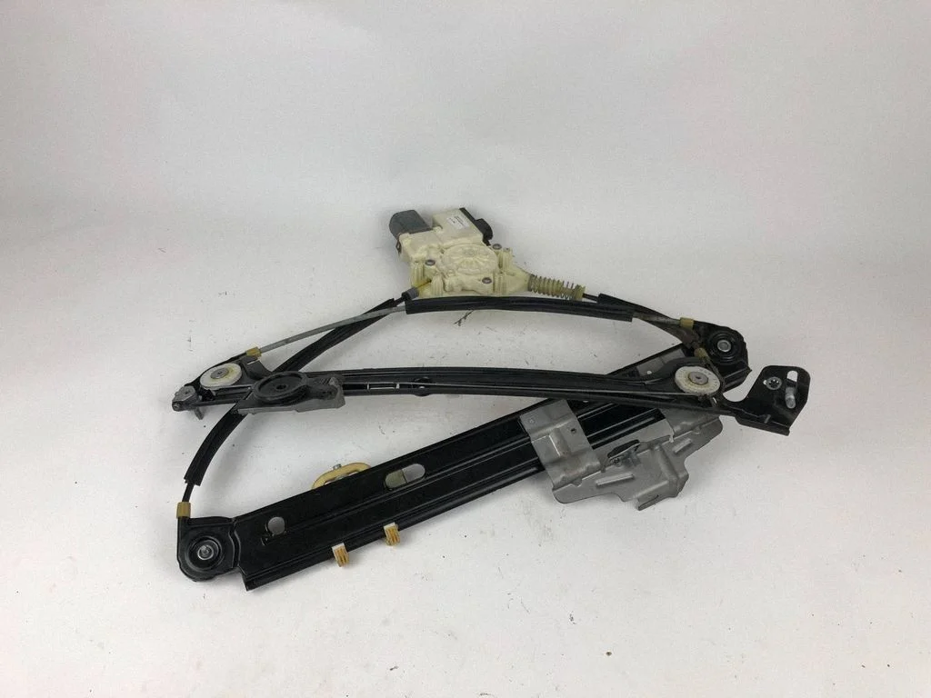 Rear door window regulator with motor S007017315