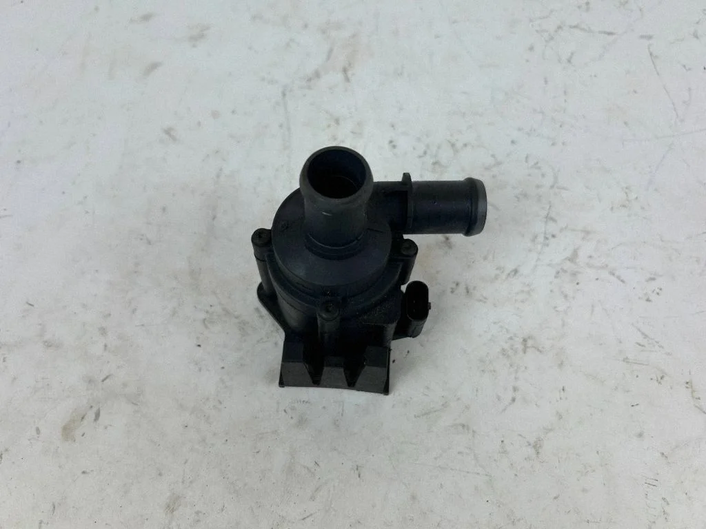 Elektriline lisatsirkulatsioonipump 8K0819147A
