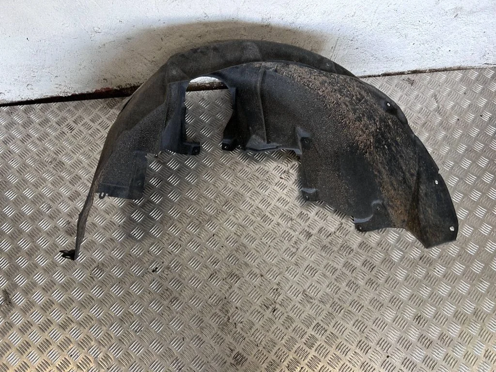 Rear arch fender liner splash guards – right