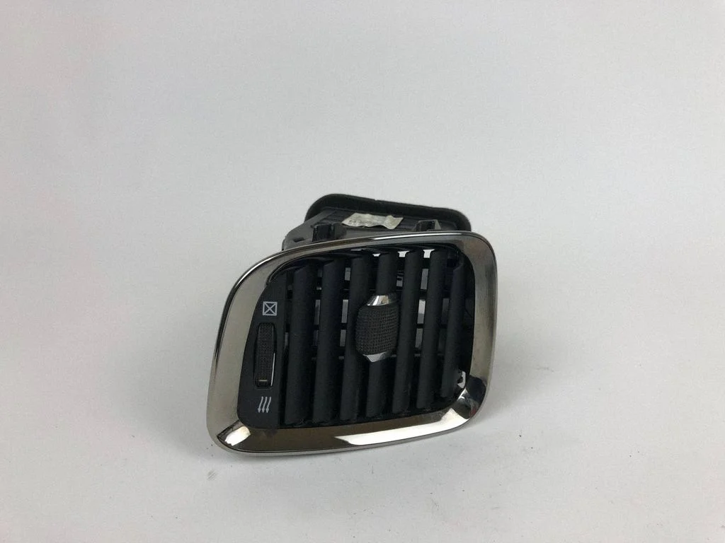 Dash center air vent grill X90017100ZC