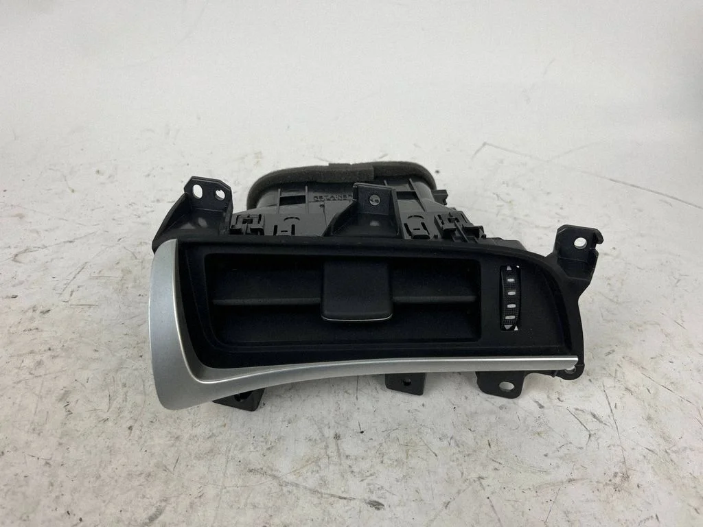 Boczne kratki nawiewu 5568633060